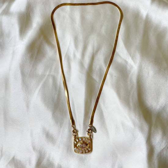 Collier Isis