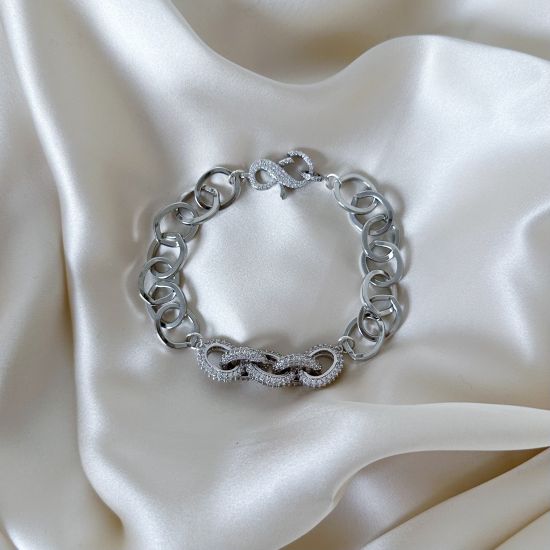 Bracelet Throne