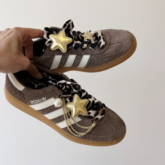 Un Custom Sweet offert dans toutes commandes  (dans la limite des stocks disponibles, sans sneakers)