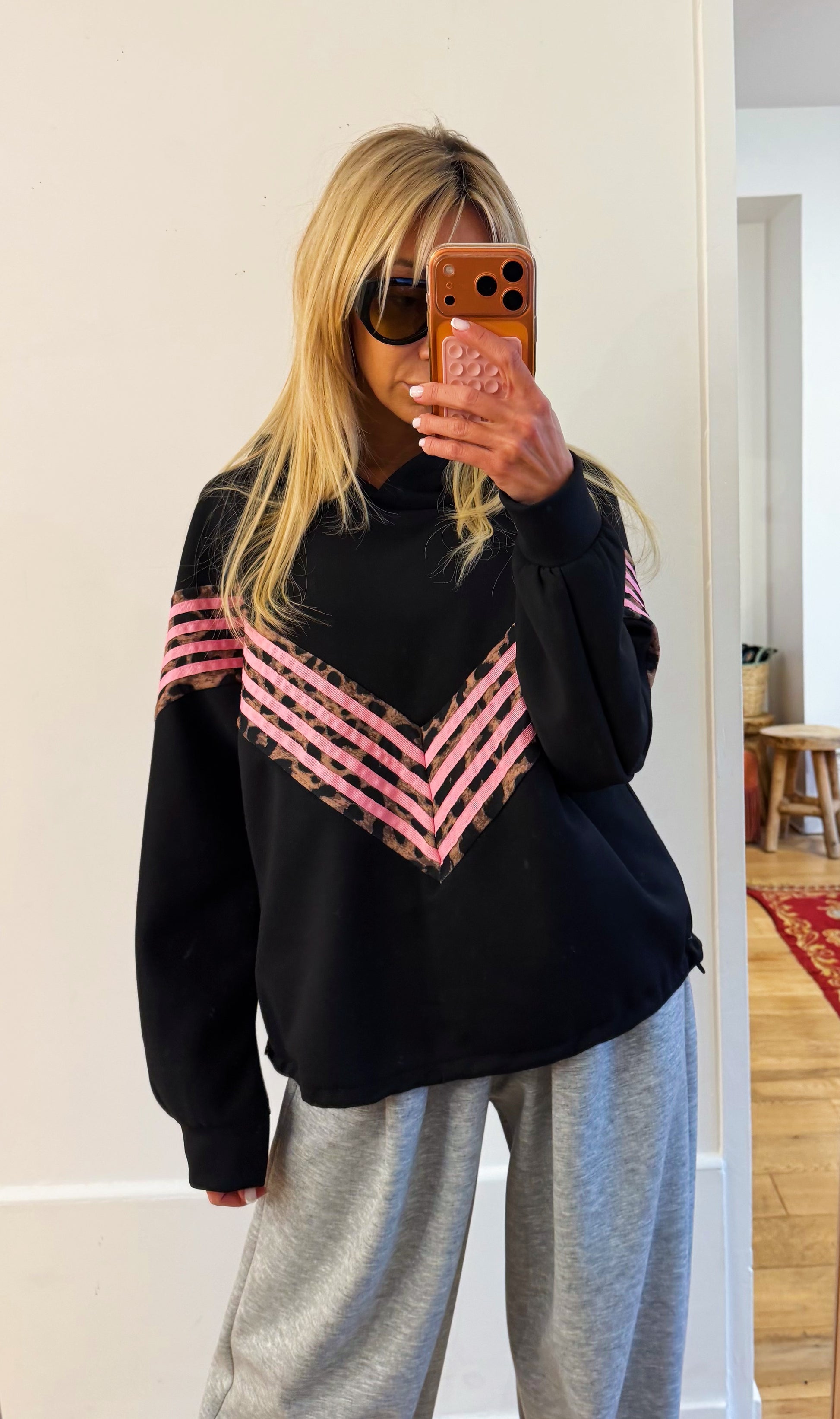 SWEAT more Love noir