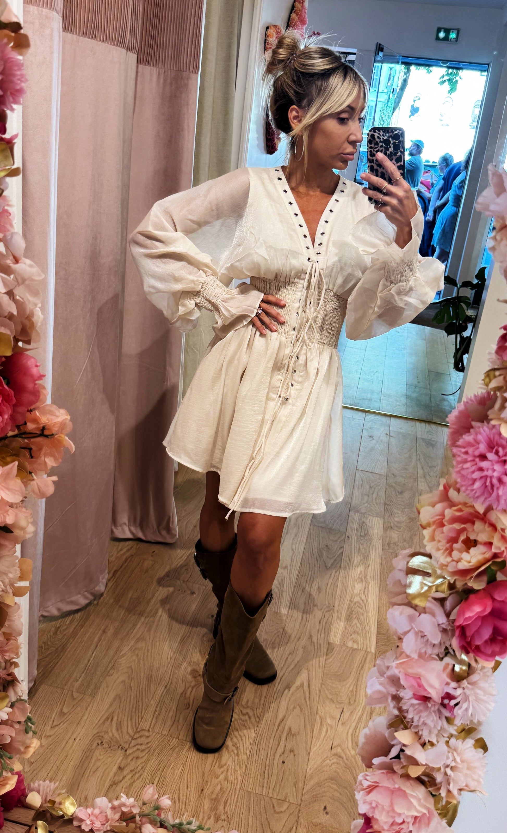 ROBE Lolita Cream